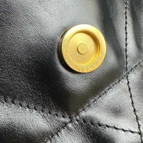 Chanel hobo bag authentic. Pre owned. - Picture 6 of 16